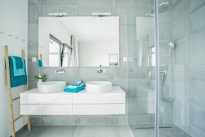 4 bedrooms - Villa Olive Exclusive for 8 Private Pool Iovo (Okrug)