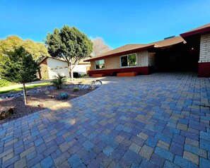 Exterior - Discover AZ Casa Siesta: A Spacious Oasis in the Desert (Tempe)