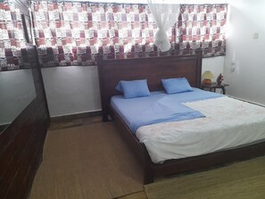 Individualmente decorados, individualmente mobiliados, escrivaninha