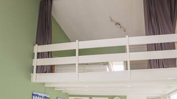 House | 2 bedrooms, bed sheets