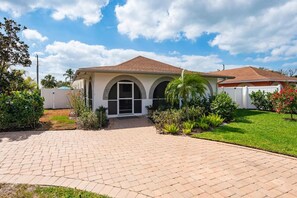 Exterior - Modern Naples Pool Retreat | Bikes + Walk to Beach (Naples)