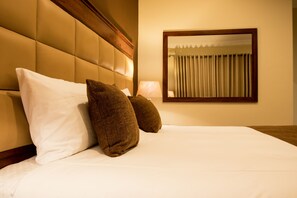 Habitación estándar, 1 habitación | Ropa de cama de alta calidad y edredones de plumas