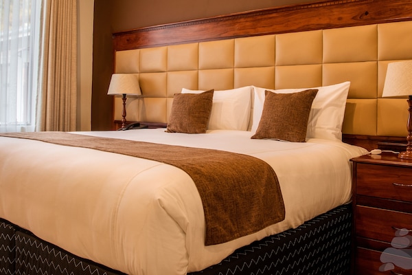 1 dormitorio, ropa de cama de alta calidad, edredones de plumas