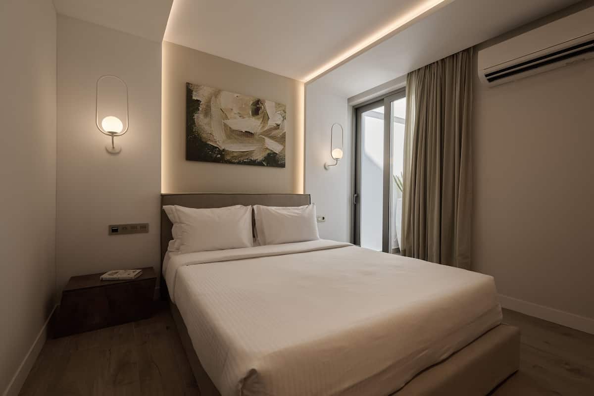 4 bedrooms, minibar, in-room safe, free WiFi
