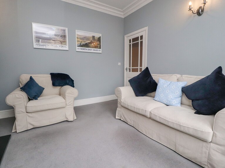 28 Devonshire Street, Family Friendly, With A Garden In Skipton - Skipton