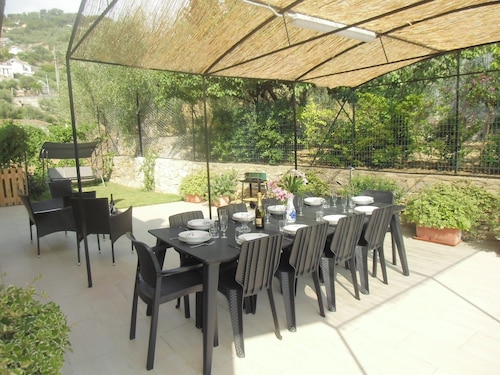 Appartement de 150 m² (3 chambres, 2 salles de bain) avec jardin 