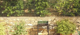 Iris - 150 sqm apartment (3 bedrooms, 2 bathrooms) with garden 
