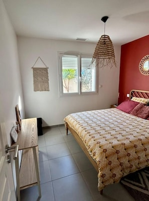 2 chambres, bureau, fer et planche à repasser, Wi-Fi gratuit