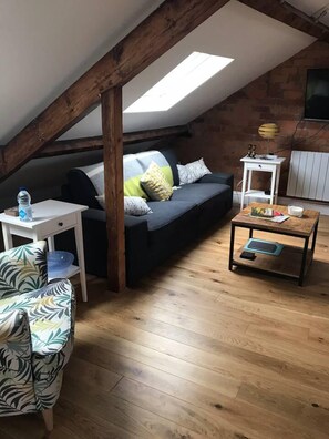 Apartment, Multiple Beds | Living area - Modern Penthouse With Views in Stroud (Stroud)