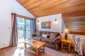 Smart TV, fireplace, DVD player