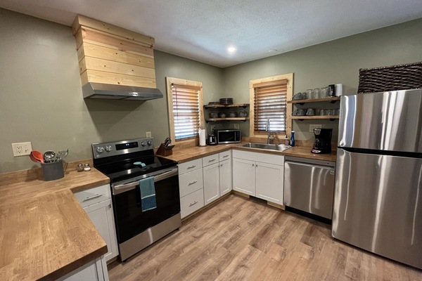 Microonde, forno, piano cottura, lavastoviglie