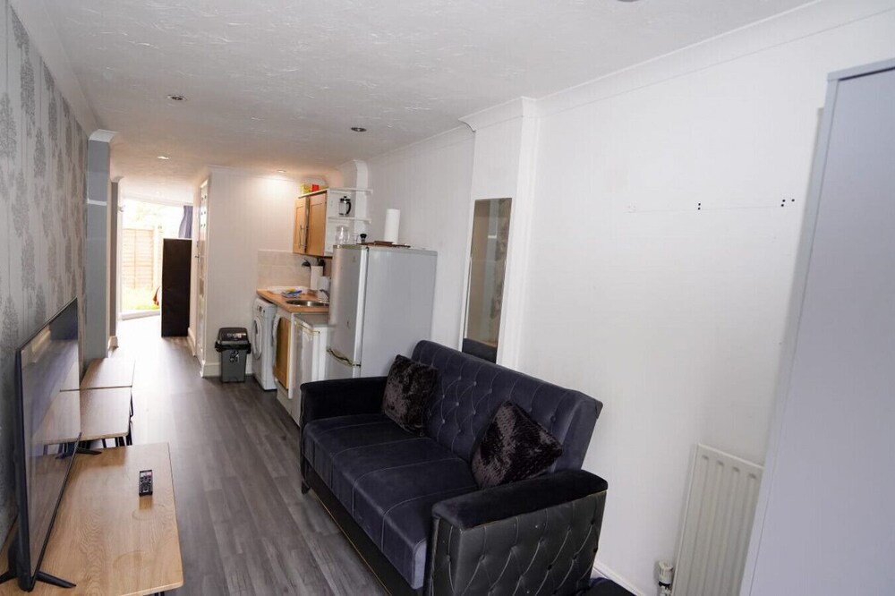 E2M Stays Windsor Stunning Annex | Free Parking