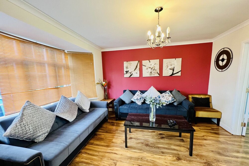 77 Smith Lane - 4 bed · The Elizabeth 4Bed House Windsor | Legoland By E2M