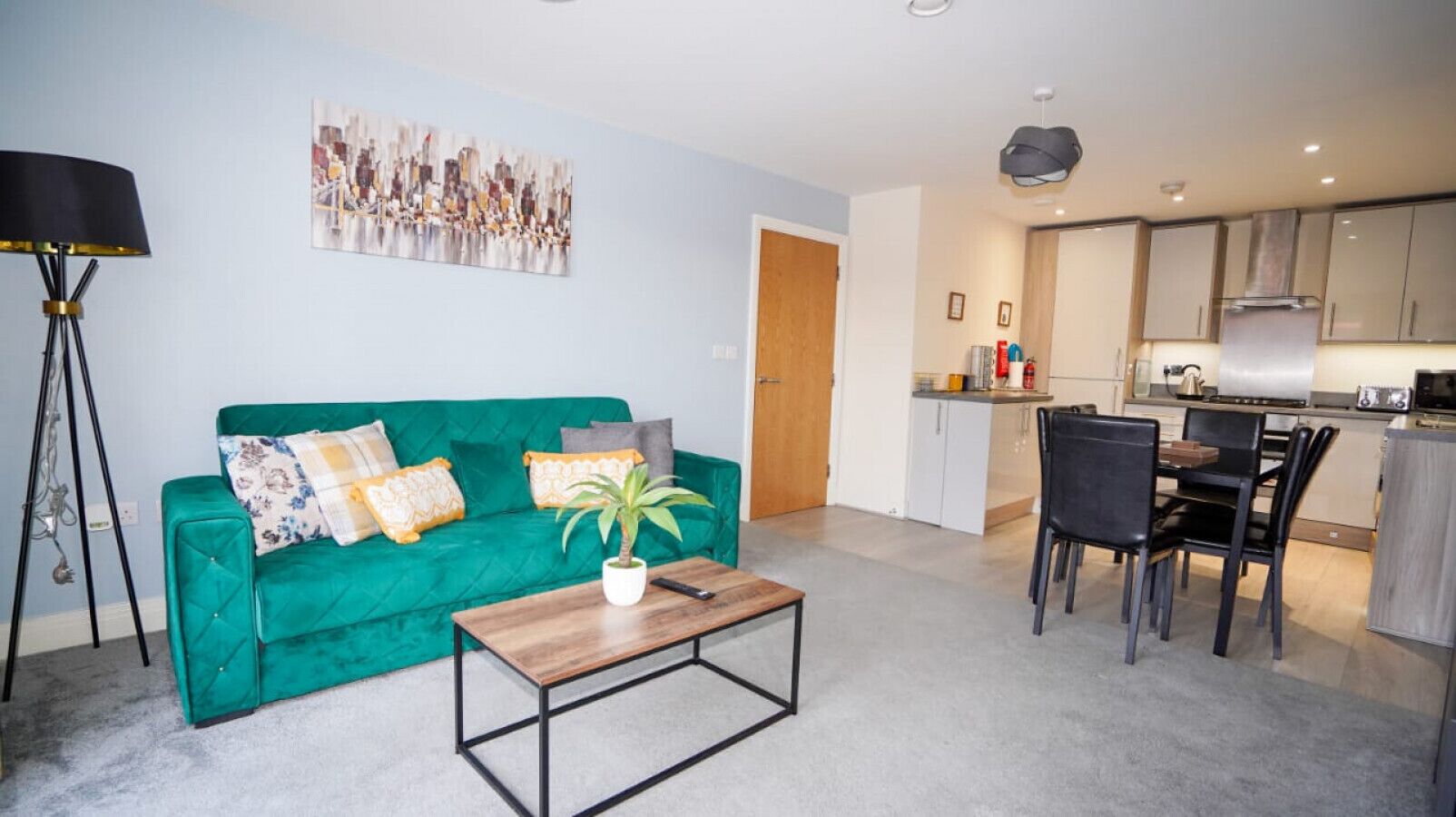 F9 - Windsor Road · Eton Walk Windsor Rd 2Min To Eton 2Bed 2Bath