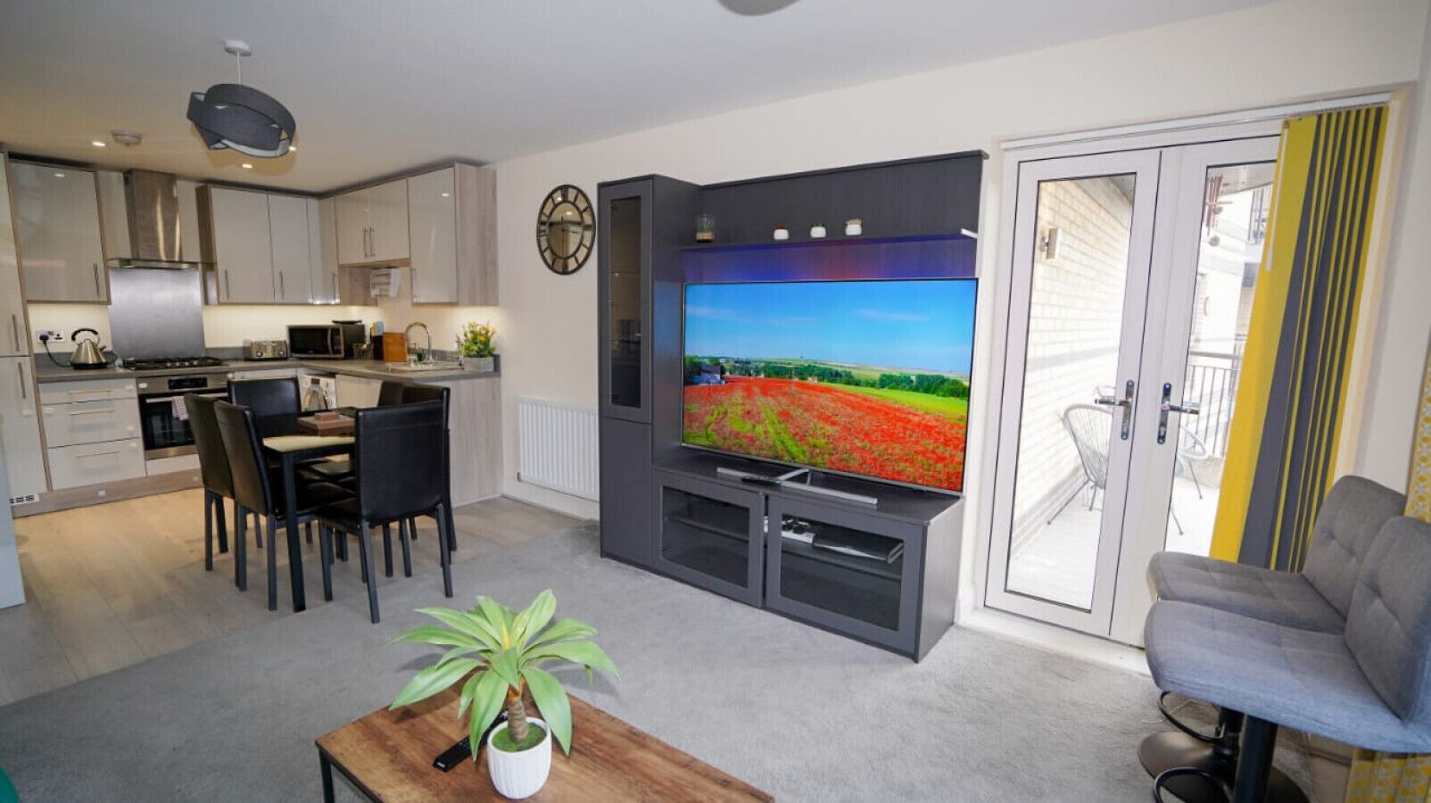 F9 - Windsor Road · Eton Walk Windsor Rd 2Min To Eton 2Bed 2Bath