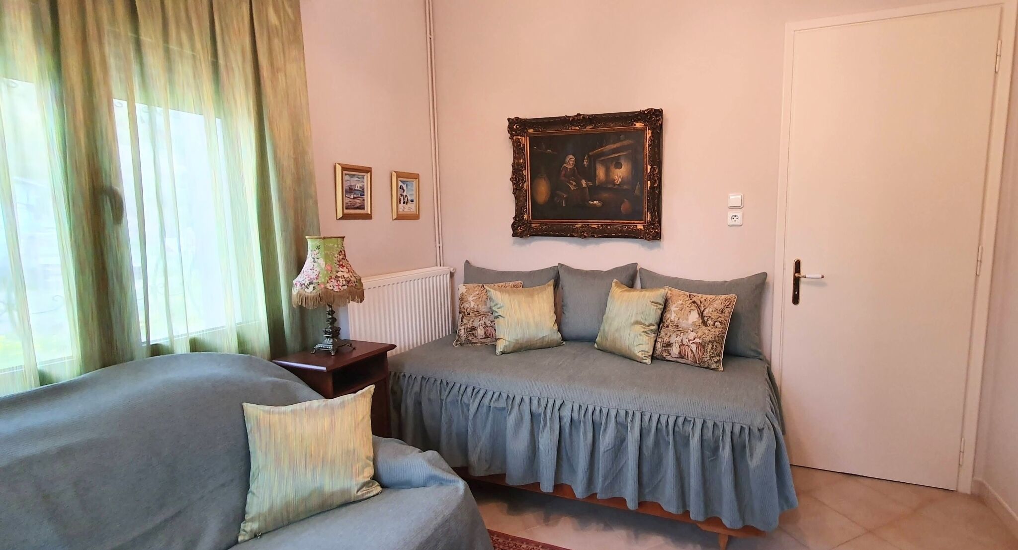 1 soverom, strykejern/-brett, internettilgang og sengetøy