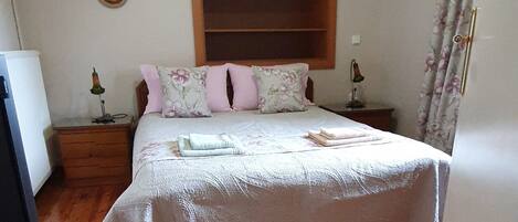 1 bedroom, iron/ironing board, Internet, bed sheets