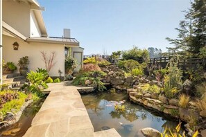 Property grounds - 4,100 sq ft of Luxury. W/Bayview (Marin County)