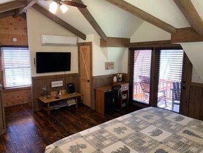 1 bedroom, desk, iron/ironing board, free WiFi