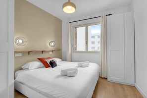 2 habitaciones, tabla de planchar con plancha y wifi gratis 