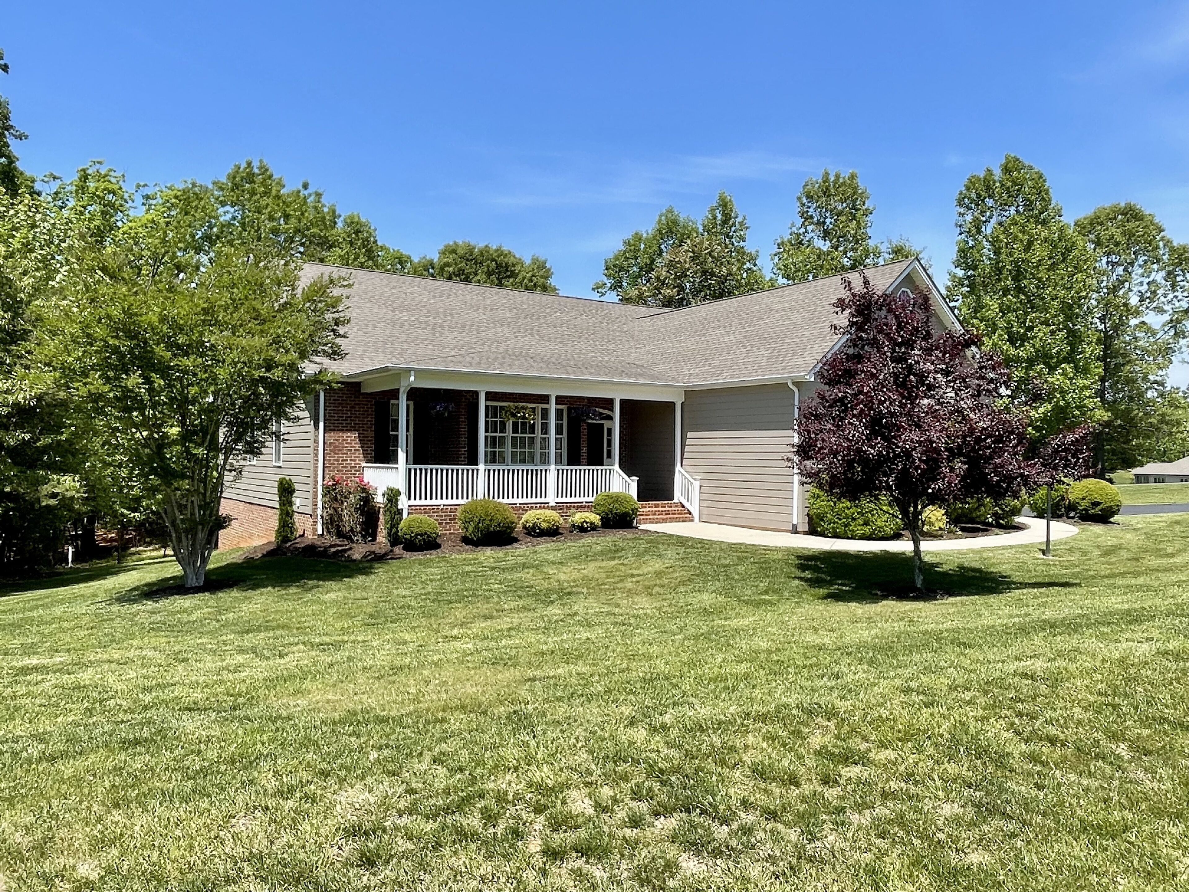 Mariners Landing House with Smith Mountain Lake Access