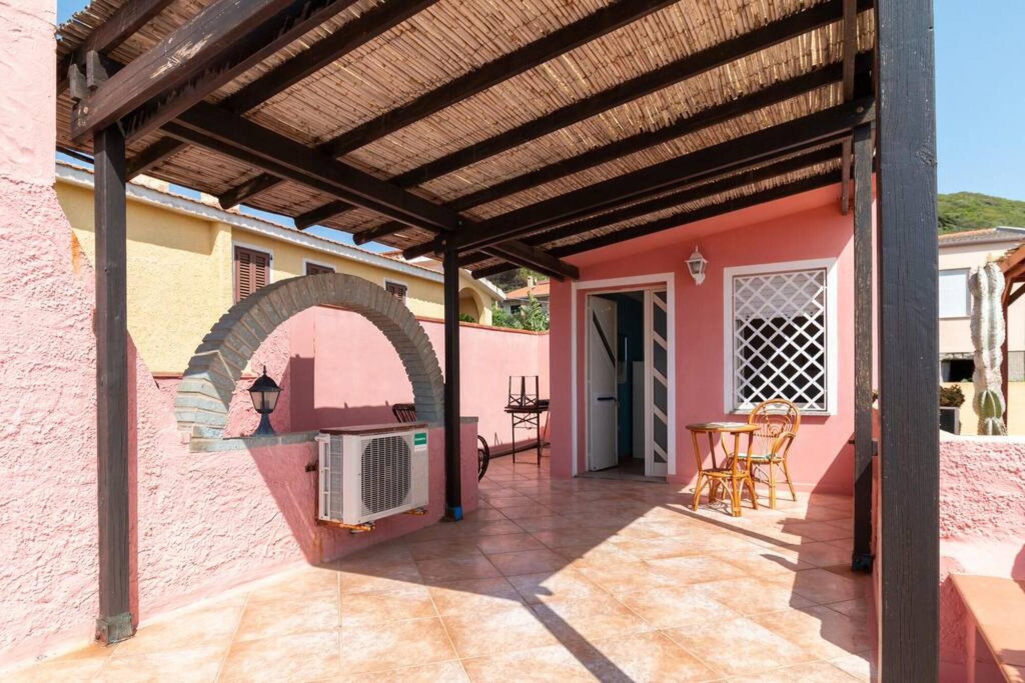 Welcomely - Josto Panoramic House