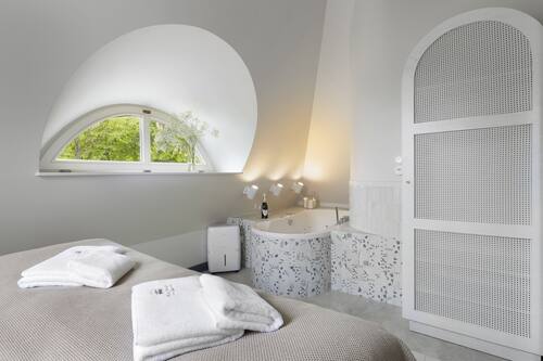 Exclusive Apartment | Blackout curtains, iron/ironing board, free WiFi, bed sheets