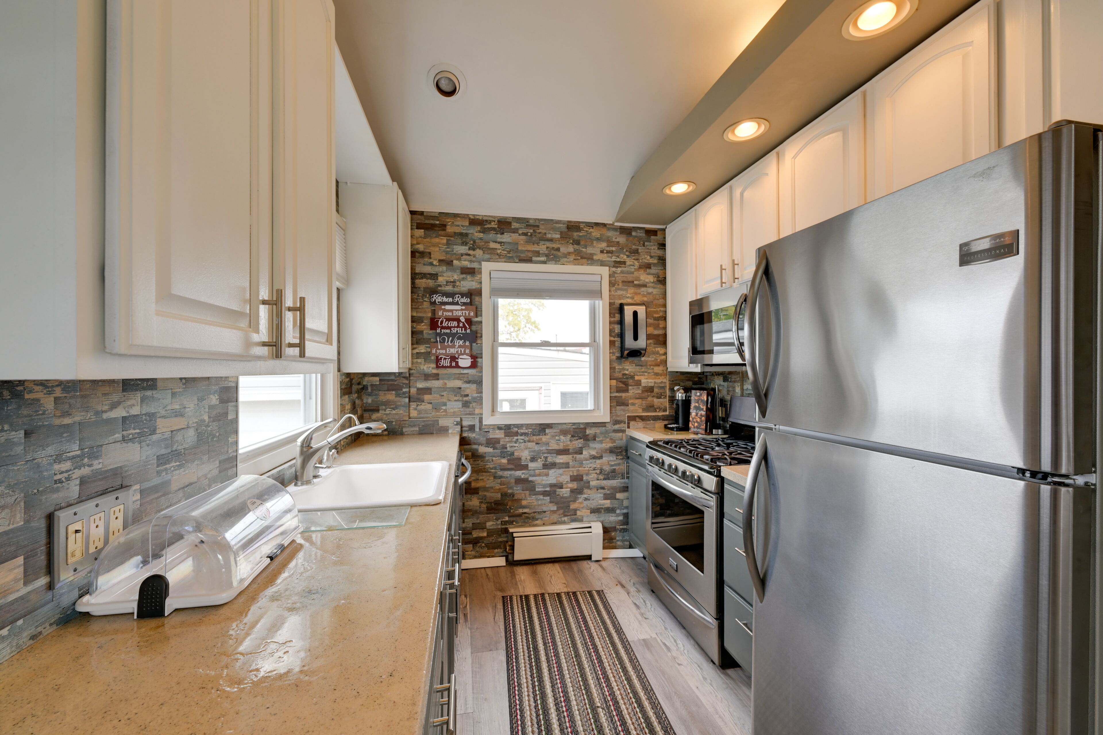 North Babylon Home, Near Belmont Lake State Park!