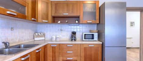 Fridge, microwave, oven, dishwasher