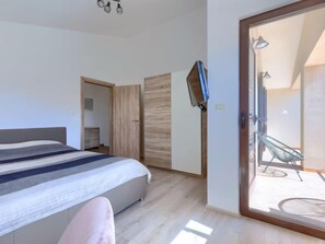 4 bedrooms, iron/ironing board, WiFi - Danijela by Interhome (Medulin/Ližnjan)