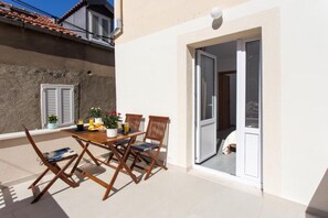 Apartment | Dining