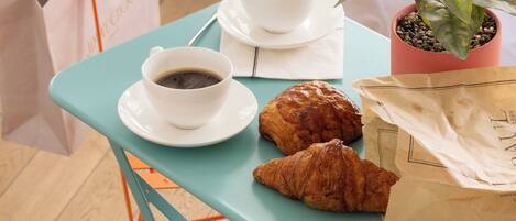 매일 뷔페 아침 식사(1인당 EUR 21)