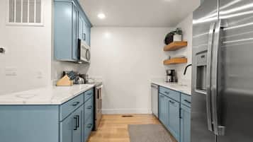 Fridge, microwave, dishwasher, coffee/tea maker