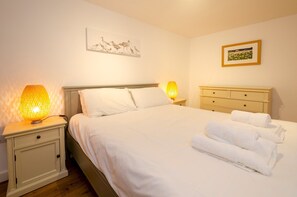 3 bedrooms, WiFi, bed sheets