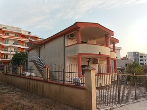 บริเวณภายนอก