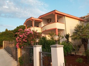 Exterior - Kattegat apart (Bar)