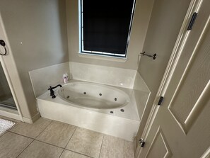 Shower, jetted bath, hair dryer, towels