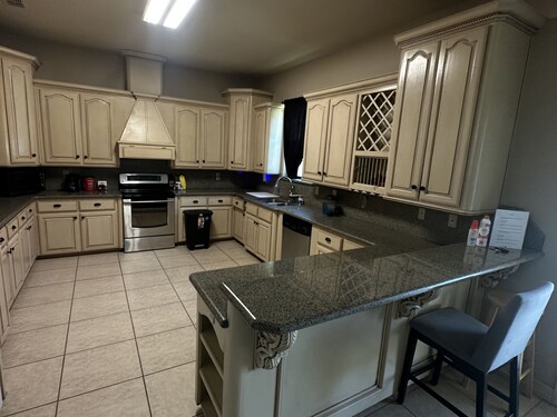 Spacious 4BR and 5RR Spanish Hacienda with Private Pool