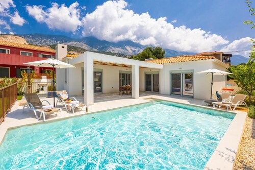 Villa Kira - Two Bedroom Villa, Sleeps 4