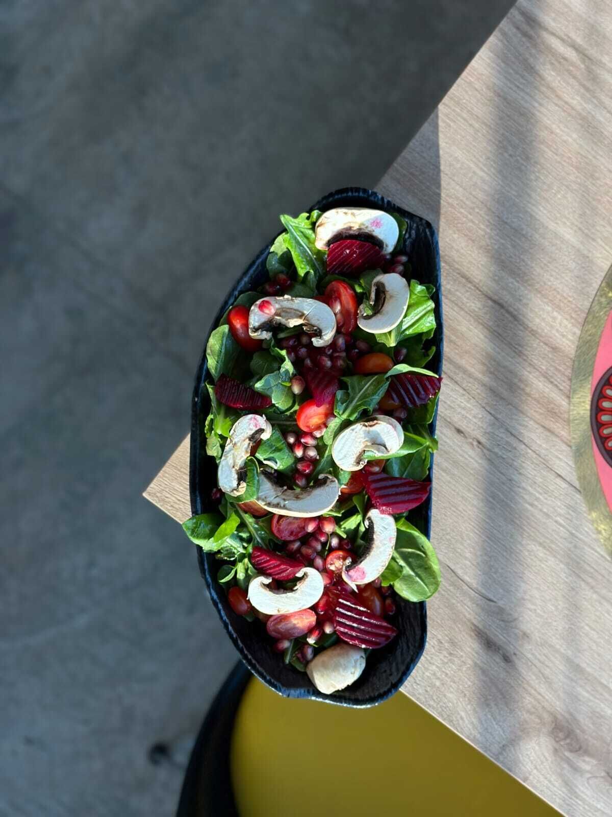 含每日吃到飽自助式早餐