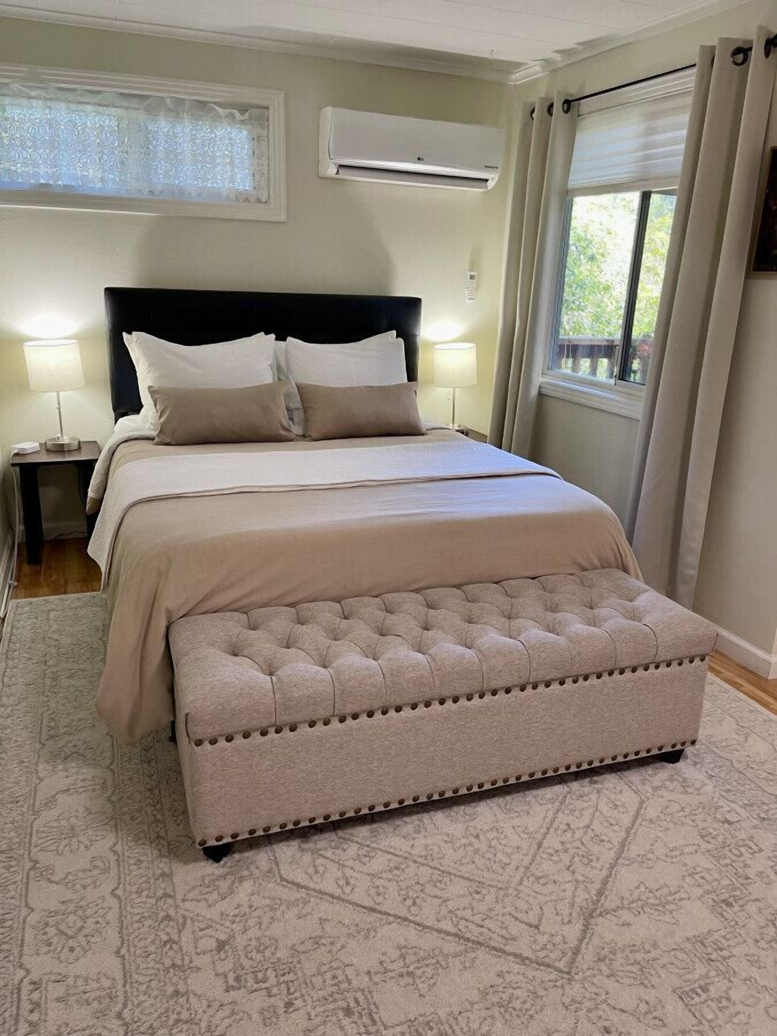 2 bedrooms, desk, iron/ironing board, travel cot