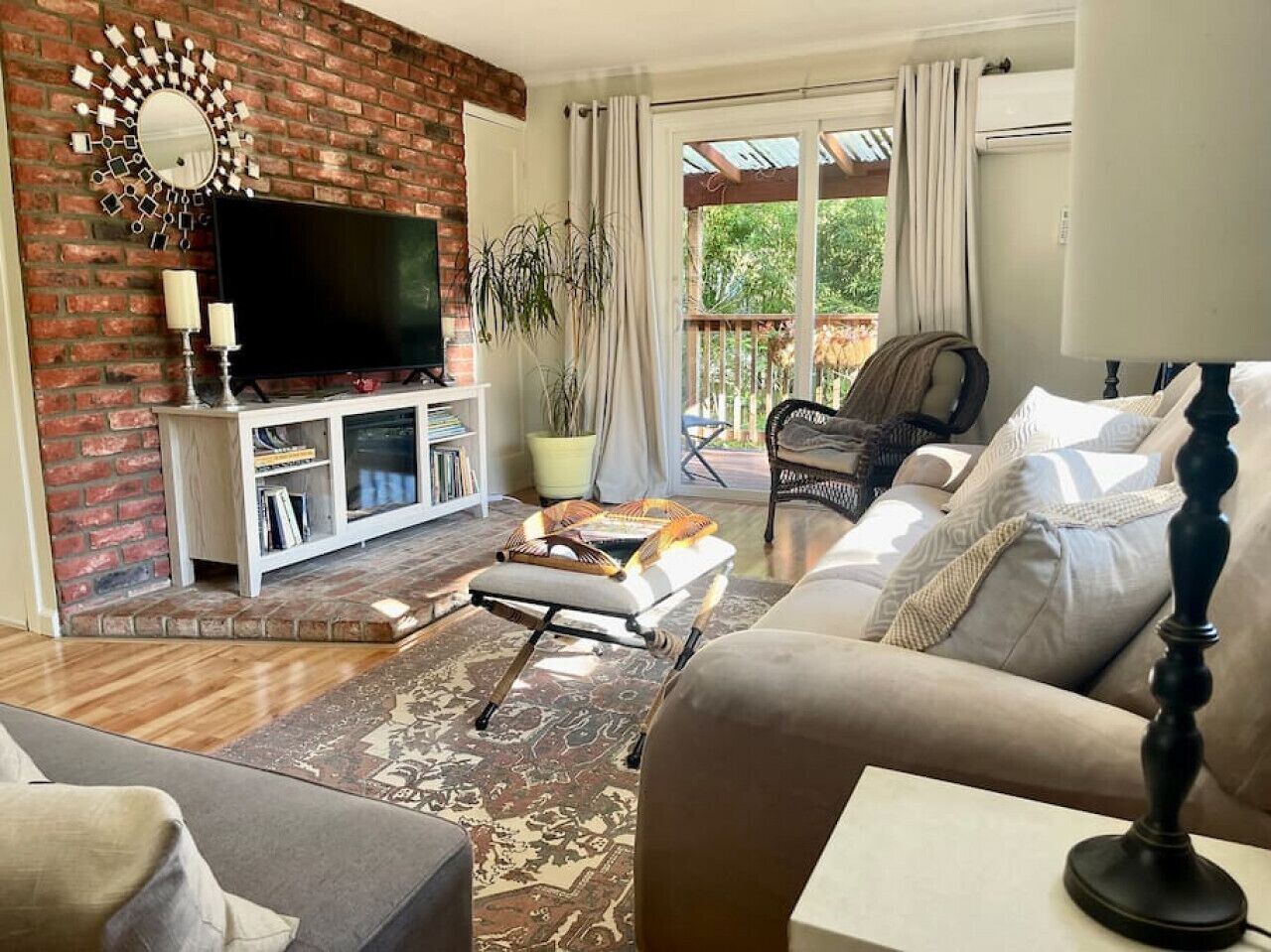 Televisión, tenis de mesa y libros 