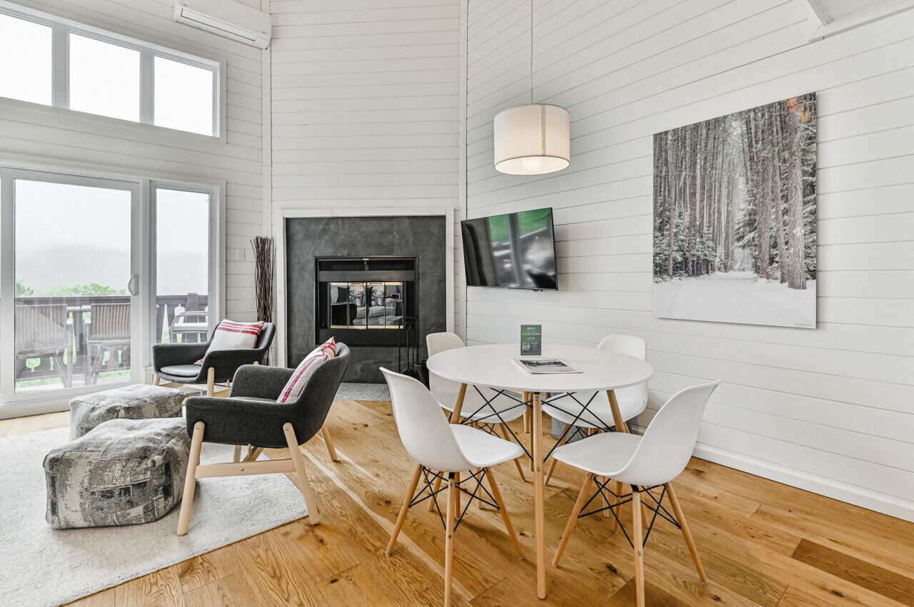 Unit 469 - Hotel du Lac, Mont-Tremblant · Mountain & Lake View Condo in Mont-Tremblant