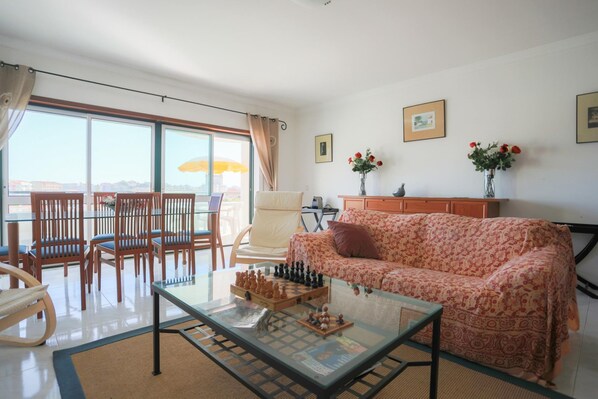 Apartment | 2 Schlafzimmer, schallisolierte Zimmer