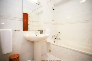 House | 2 bedrooms, soundproofing - Sotto Mayor Residence (Figueira da Foz)