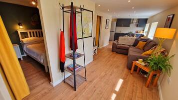 2 bedrooms, iron/ironing board, travel cot, free WiFi