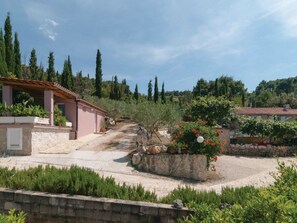 House | Exterior - Holiday Home Blossom - Four Bedroom Holiday Home With Outdoor Pool and Jacuzzi - (Supetar)