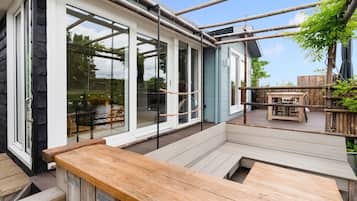 House | Tempat makan luar