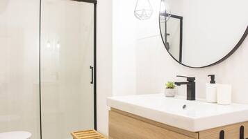House | 1 bedroom, soundproofing