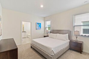 Maison (6 Bedrooms) | 6 chambres, fer et planche à repasser, draps fournis